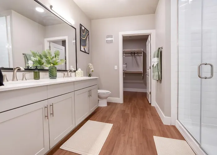 2brd Luxury With Pool In Worth Texas Apartment